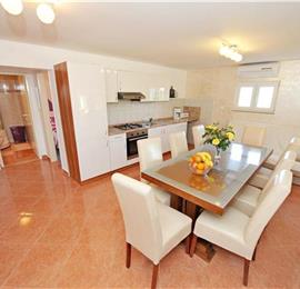 3 Bedroom Villa with Pool & Tennis Court near Sinj, sleeps 8